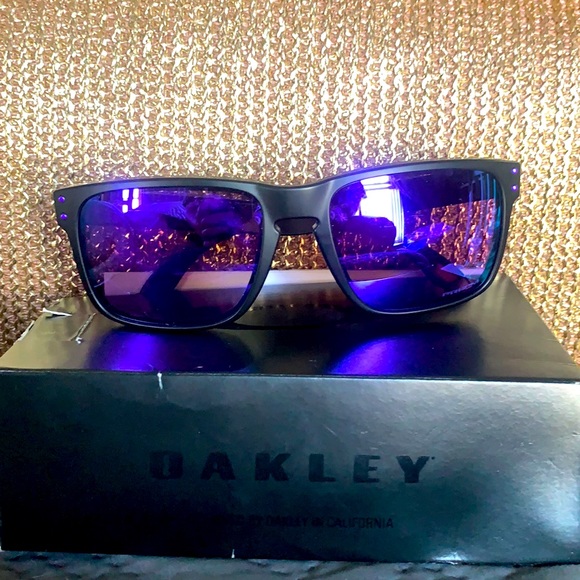 Oakley sunglasses main image 4